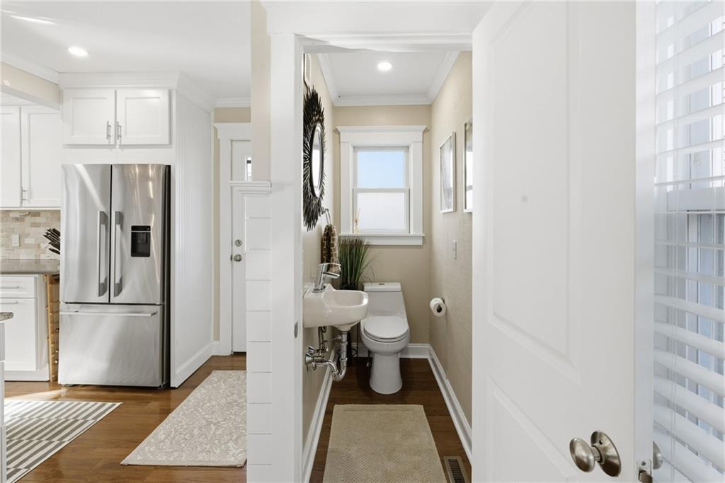 Newport, Rhode Island, 02840, United States, 4 Bedrooms Bedrooms, ,4 BathroomsBathrooms,Residential,Active,2007171