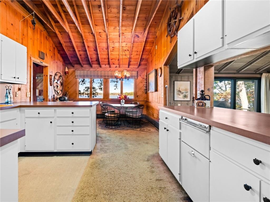 Barrington, Rhode Island, 02806, United States, 1 Bedroom Bedrooms, ,2 BathroomsBathrooms,Residential,Active,2010902