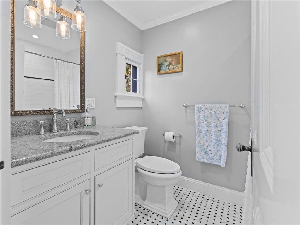 Warwick, Rhode Island, 02818, United States, 5 Bedrooms Bedrooms, ,4 BathroomsBathrooms,Residential,Active,2006818