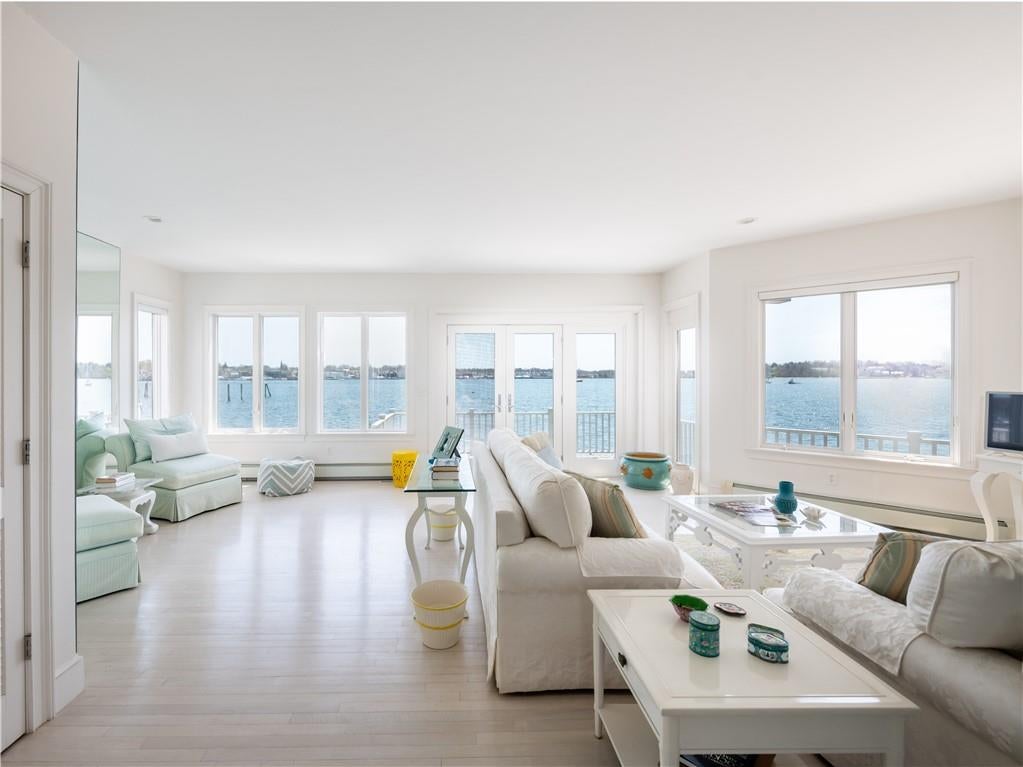 Newport, Rhode Island, 02840, United States, ,3 BathroomsBathrooms,Residential,Active,1790147