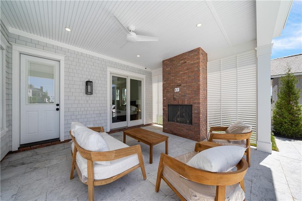 Narragansett, Rhode Island, 02882, United States, 4 Bedrooms Bedrooms, ,5 BathroomsBathrooms,Residential,Active,1997878