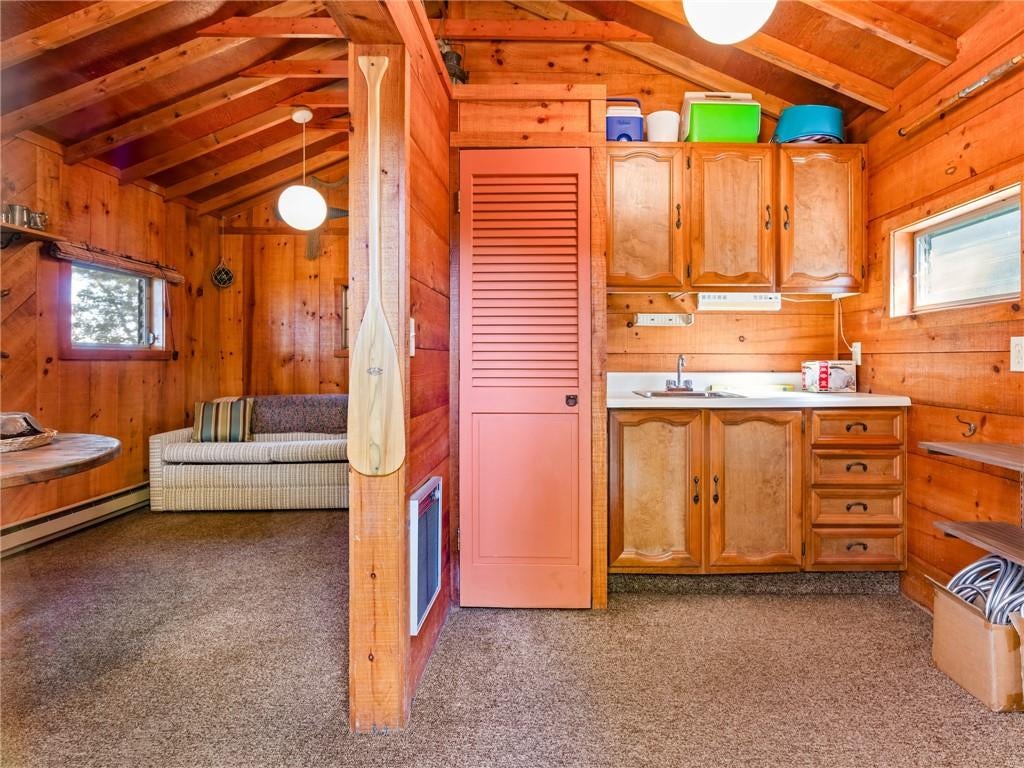 Barrington, Rhode Island, 02806, United States, 1 Bedroom Bedrooms, ,2 BathroomsBathrooms,Residential,Active,1966024