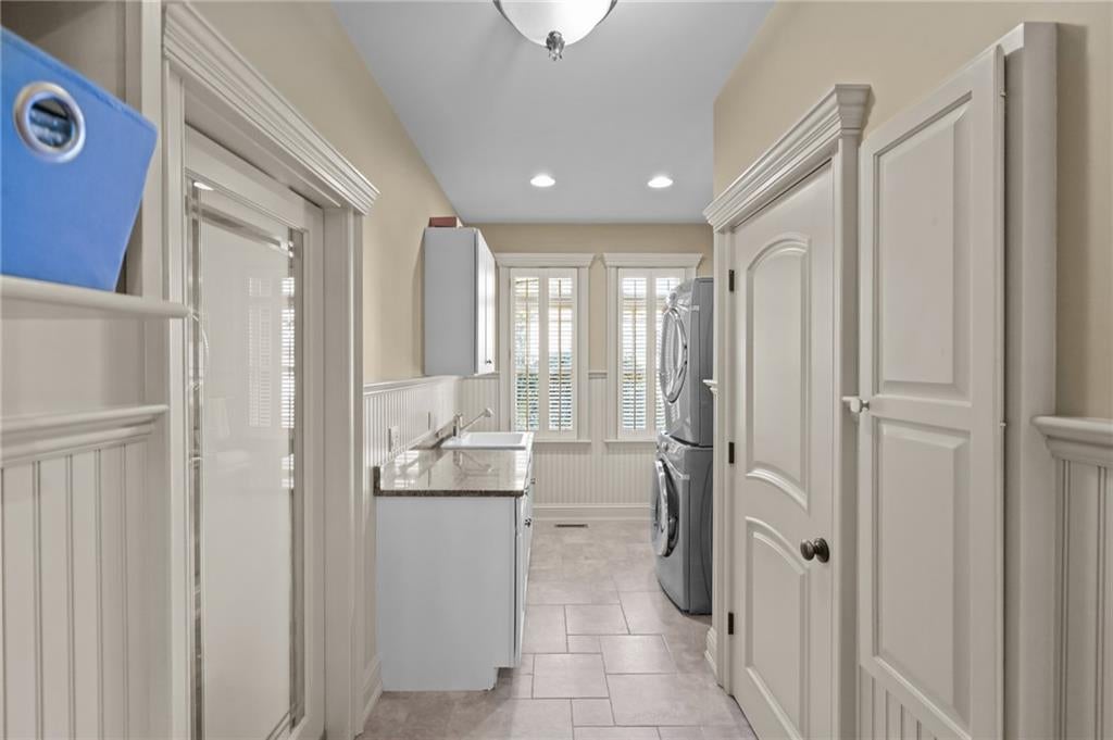 Narragansett, Rhode Island, 02882, United States, 4 Bedrooms Bedrooms, ,4 BathroomsBathrooms,Residential,Active,1929419