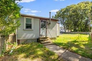 200 HORSE NECK RD, WARWICK, RI 02889 - Image 1