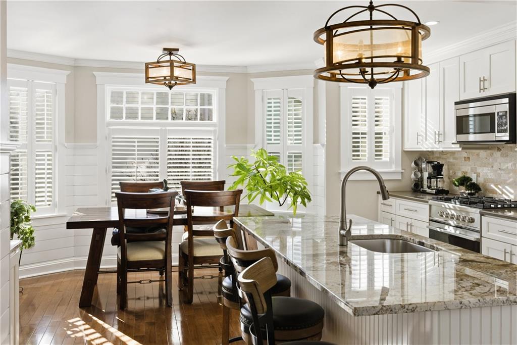 Newport, Rhode Island, 02840, United States, 4 Bedrooms Bedrooms, ,4 BathroomsBathrooms,Residential,Active,2007171