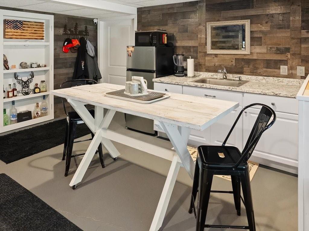 Charlestown, Rhode Island, 02813, United States, 3 Bedrooms Bedrooms, ,2 BathroomsBathrooms,Residential,Active,2007268