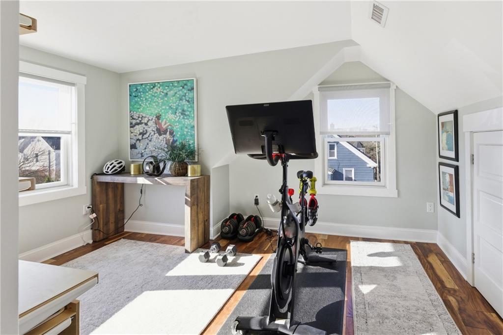 Newport, Rhode Island, 02840, United States, 4 Bedrooms Bedrooms, ,4 BathroomsBathrooms,Residential,Active,2007171