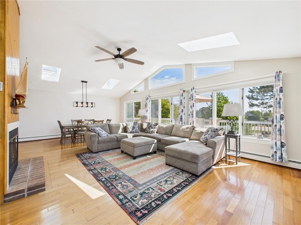 Narragansett, Rhode Island, 02882, United States, 4 Bedrooms Bedrooms, ,2 BathroomsBathrooms,Residential,Active,1934779