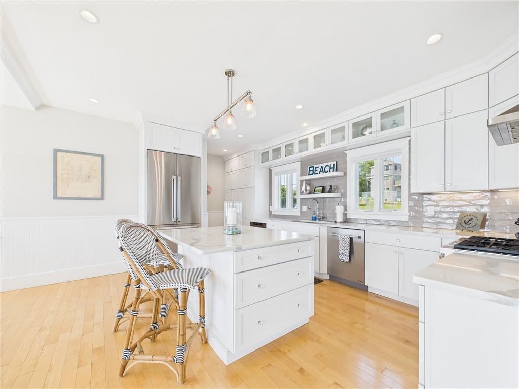 Jamestown, Rhode Island, 02835, United States, 3 Bedrooms Bedrooms, ,3 BathroomsBathrooms,Residential,Active,1904752