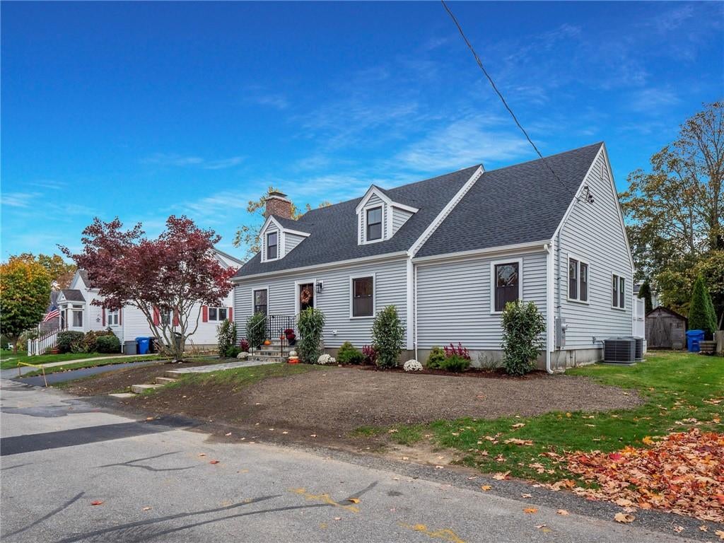 Newport, Rhode Island, 02840, United States, 4 Bedrooms Bedrooms, ,4 BathroomsBathrooms,Residential,Active,1973265