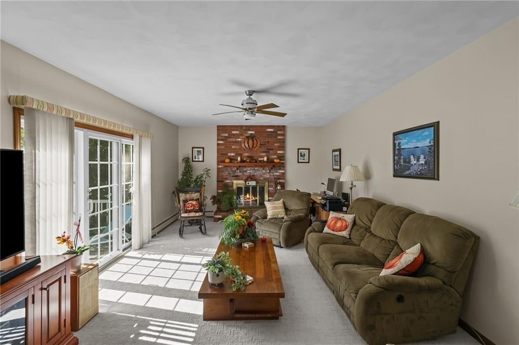 Portsmouth, Rhode Island, 02871, United States, 4 Bedrooms Bedrooms, ,3 BathroomsBathrooms,Residential,Active,1952506