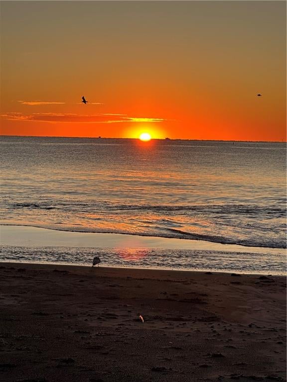 Narragansett, Rhode Island, 02882, United States, 4 Bedrooms Bedrooms, ,5 BathroomsBathrooms,Residential,Active,1986874