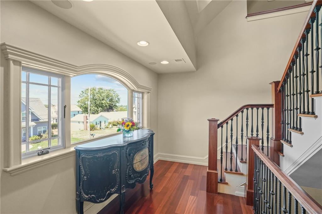 Narragansett, Rhode Island, 02882, United States, 4 Bedrooms Bedrooms, ,4 BathroomsBathrooms,Residential,Active,1929419
