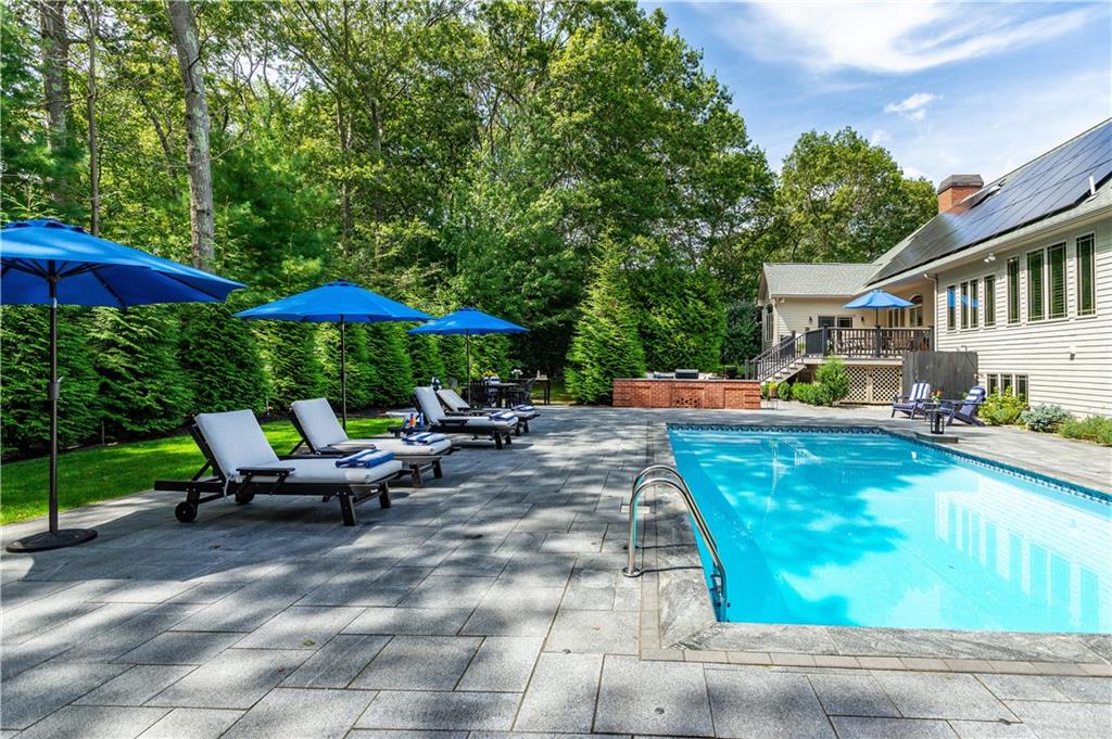 Smithfield, Rhode Island, 02917, United States, 4 Bedrooms Bedrooms, ,3 BathroomsBathrooms,Residential,Active,1929673
