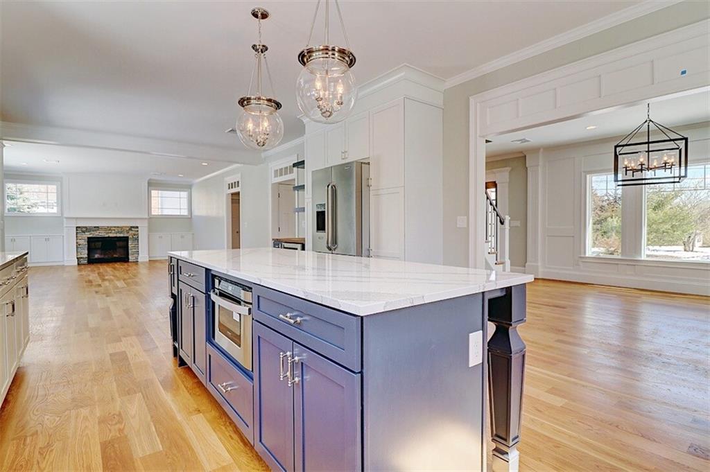 Cranston, Rhode Island, 02908, United States, ,Residential,Active,1704445