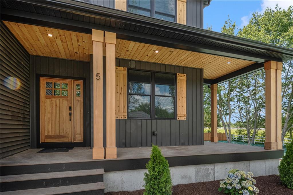 Cranston, Rhode Island, 02921, United States, 4 Bedrooms Bedrooms, ,5 BathroomsBathrooms,Residential,Active,1971004