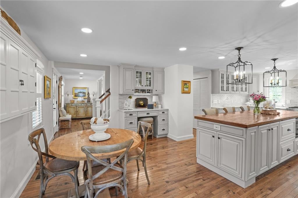 East Greenwich, Rhode Island, 02818, United States, 3 Bedrooms Bedrooms, ,3 BathroomsBathrooms,Residential,Active,1900189