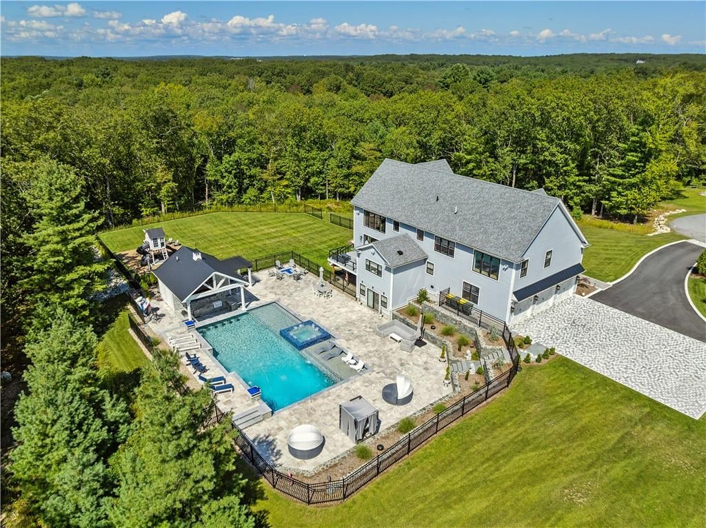 Smithfield, Rhode Island, 02917, United States, 4 Bedrooms Bedrooms, ,7 BathroomsBathrooms,Residential,Active,1944274