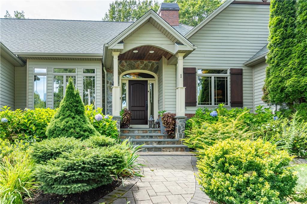Smithfield, Rhode Island, 02917, United States, 4 Bedrooms Bedrooms, ,3 BathroomsBathrooms,Residential,Active,1929673