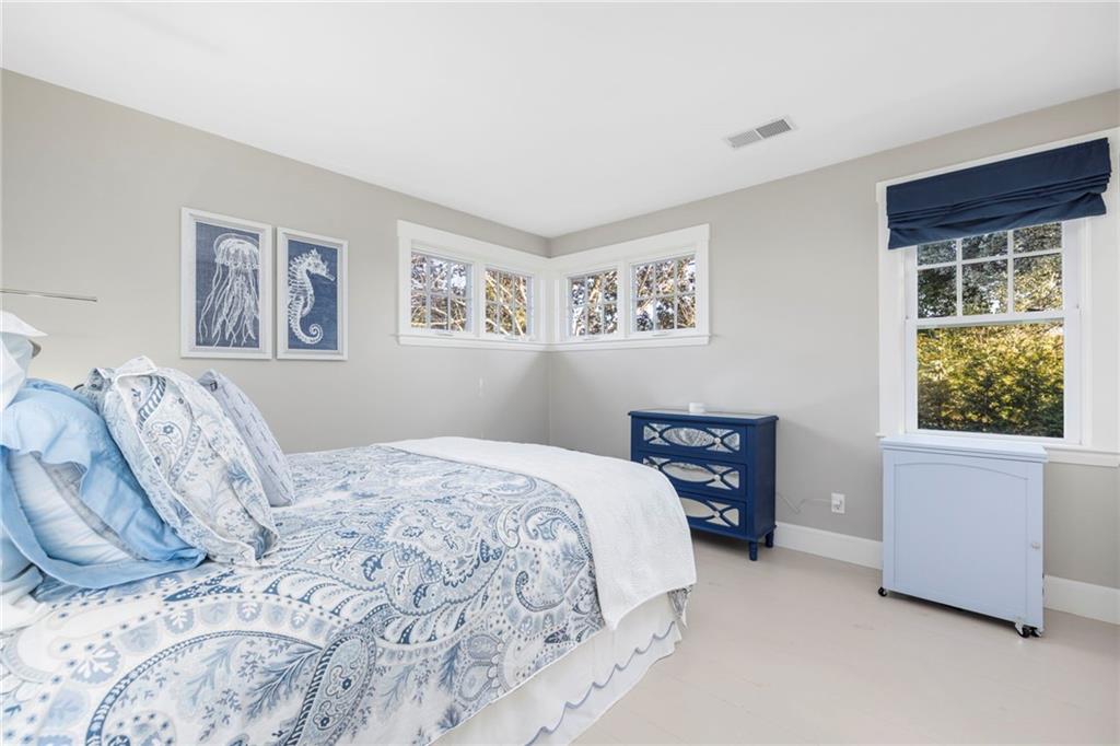 Newport, Rhode Island, 02840, United States, 4 Bedrooms Bedrooms, ,3 BathroomsBathrooms,Residential,Active,1959529