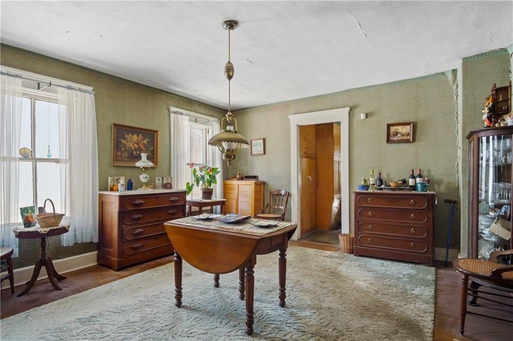 Cranston, Rhode Island, 02921, United States, ,1 BathroomBathrooms,Residential,Active,1703839