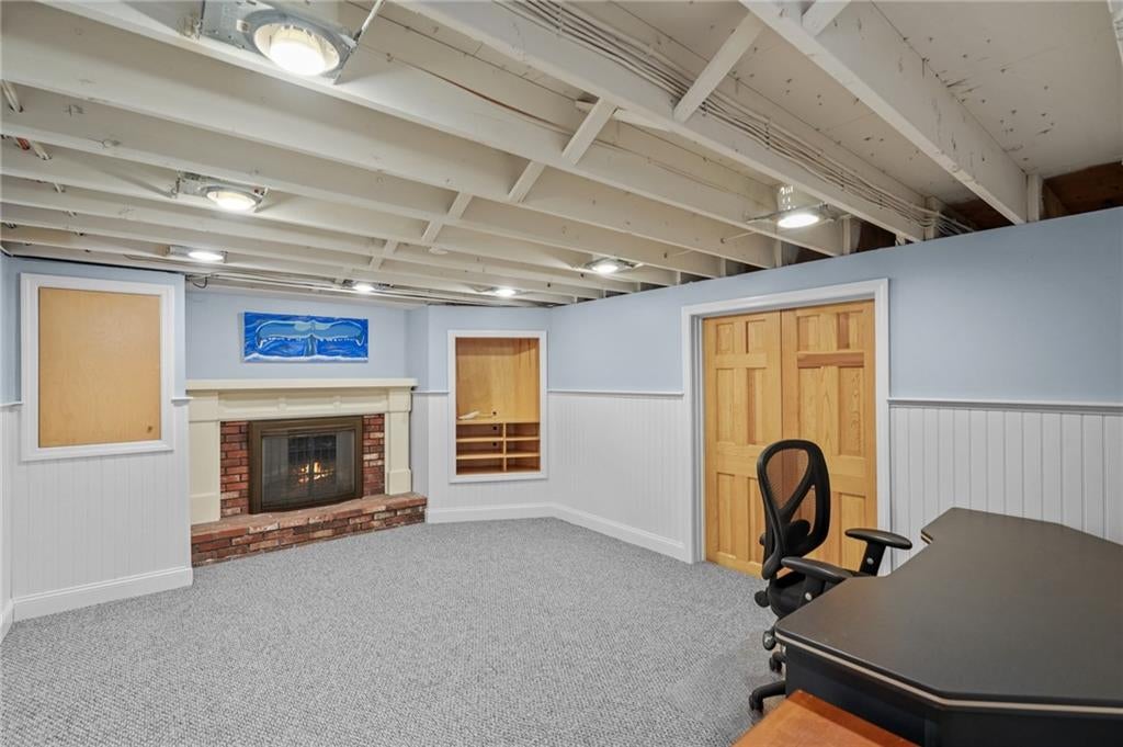 Portsmouth, Rhode Island, 02871, United States, 5 Bedrooms Bedrooms, ,3 BathroomsBathrooms,Residential,Active,1927643