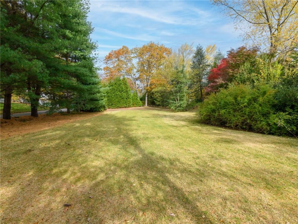 Warwick, Rhode Island, 02818, United States, 5 Bedrooms Bedrooms, ,4 BathroomsBathrooms,Residential,Active,2006818