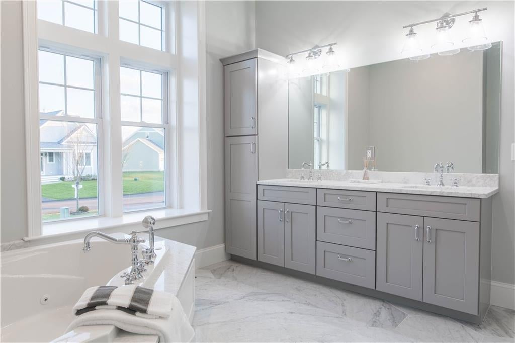 Charlestown, Rhode Island, 02813, United States, 4 Bedrooms Bedrooms, ,3 BathroomsBathrooms,Residential,Active,2008304