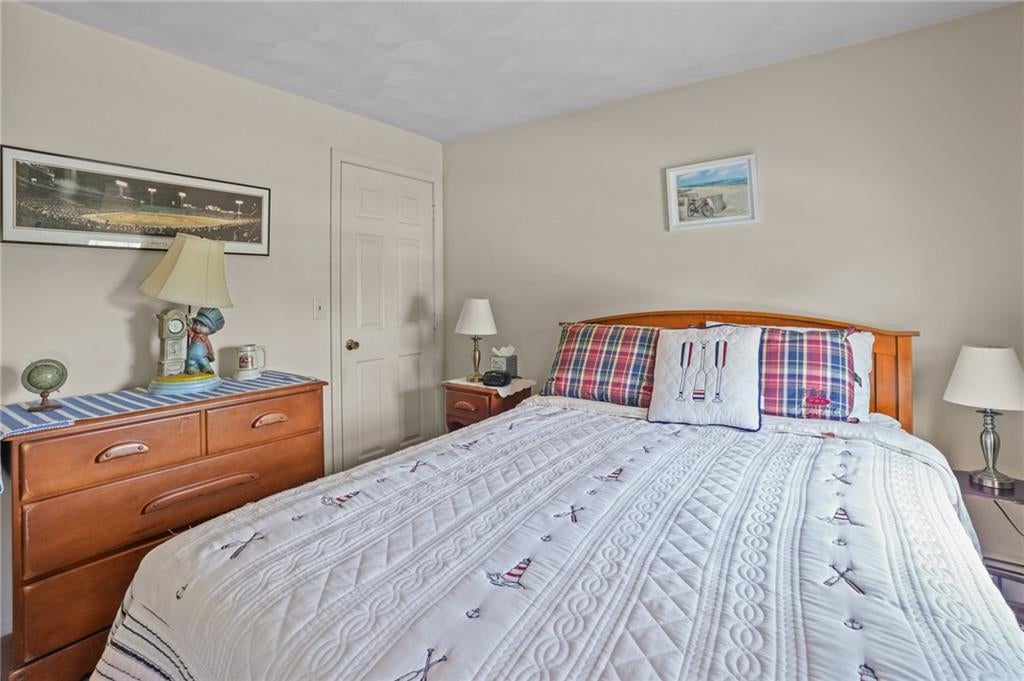 Portsmouth, Rhode Island, 02871, United States, 4 Bedrooms Bedrooms, ,3 BathroomsBathrooms,Residential,Active,1904703
