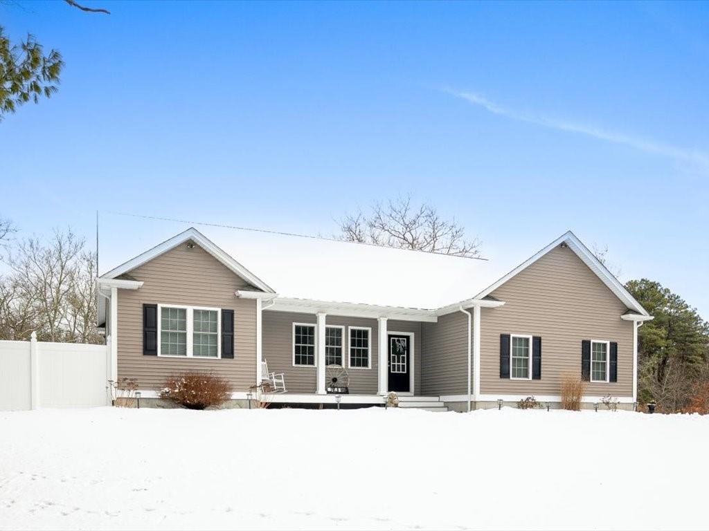 Charlestown, Rhode Island, 02813, United States, 3 Bedrooms Bedrooms, ,2 BathroomsBathrooms,Residential,Active,2007268