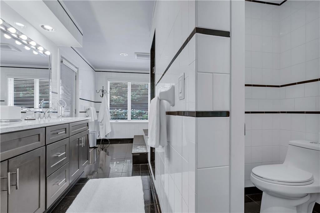 Lincoln, Rhode Island, 02865, United States, 4 Bedrooms Bedrooms, ,3 BathroomsBathrooms,Residential,Active,1964506