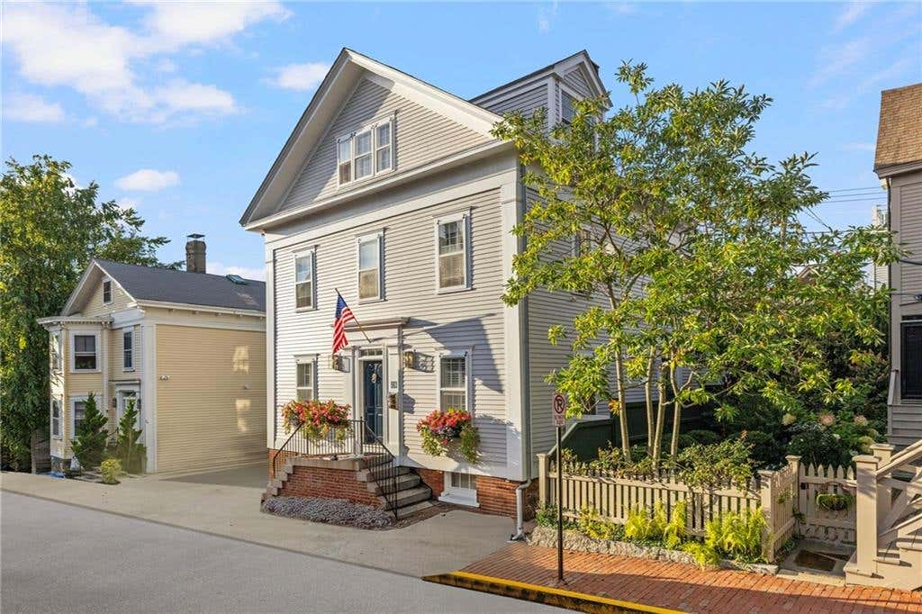 28 John St  