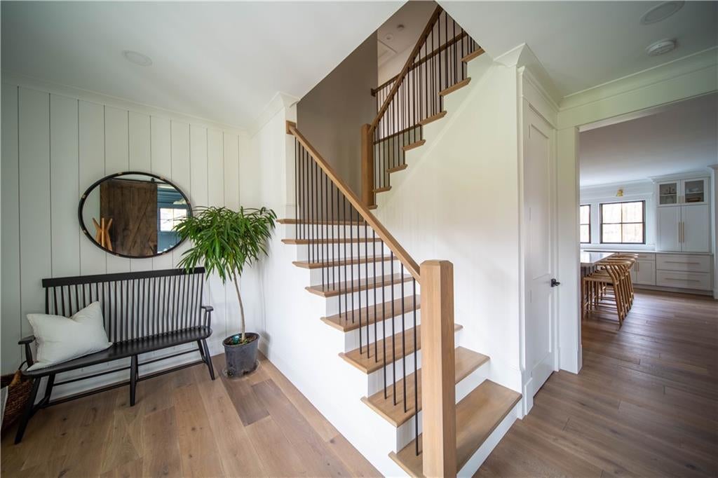 East Greenwich, Rhode Island, 02818, United States, ,3 BathroomsBathrooms,Residential,Active,1718901