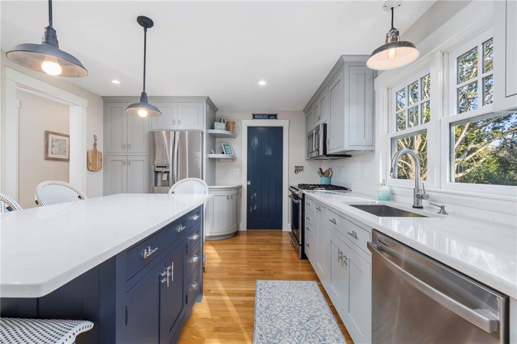 Newport, Rhode Island, 02840, United States, 4 Bedrooms Bedrooms, ,3 BathroomsBathrooms,Residential,Active,1959529