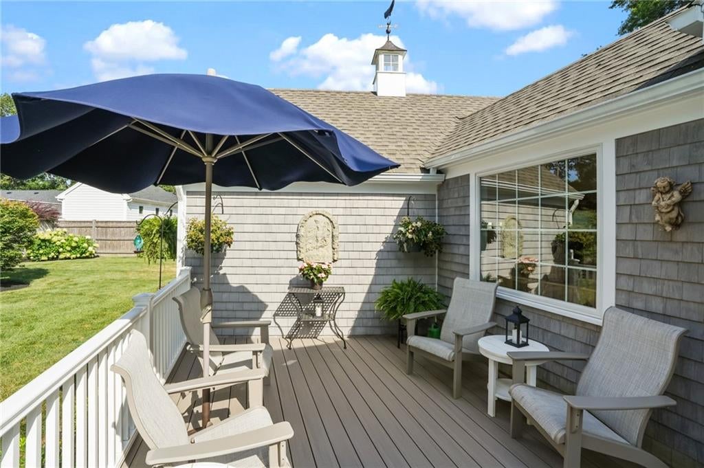 East Greenwich, Rhode Island, 02818, United States, 3 Bedrooms Bedrooms, ,3 BathroomsBathrooms,Residential,Active,1900189