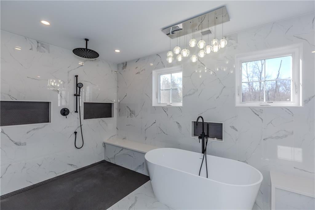 Cranston, Rhode Island, 02921, United States, 3 Bedrooms Bedrooms, ,4 BathroomsBathrooms,Residential,Active,2011445