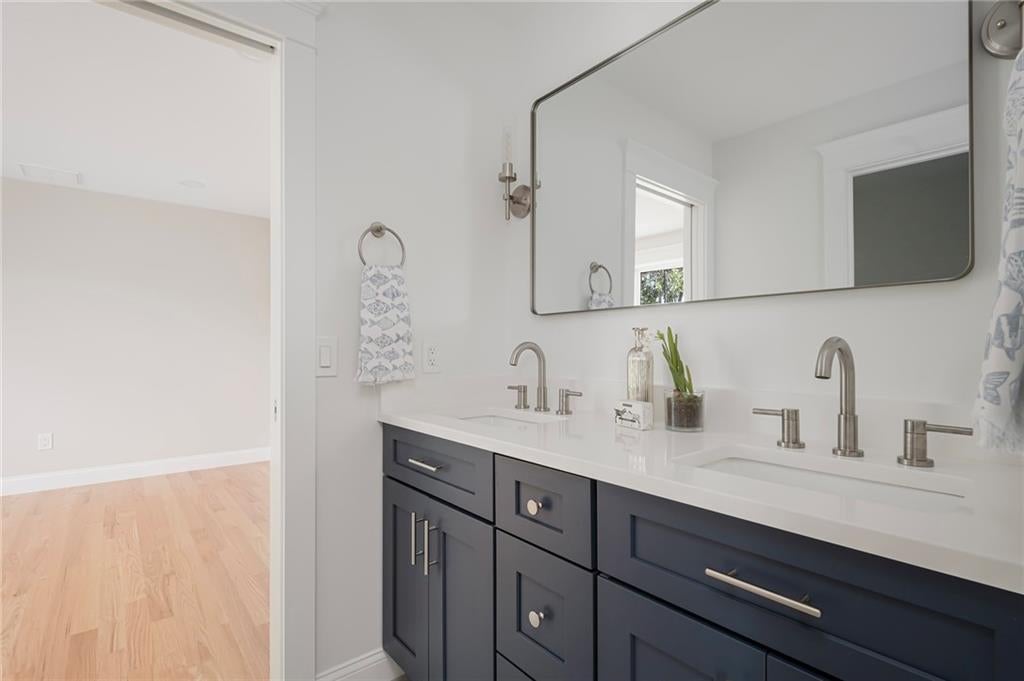 Cranston, Rhode Island, 02921, United States, 4 Bedrooms Bedrooms, ,5 BathroomsBathrooms,Residential,Active,1936118