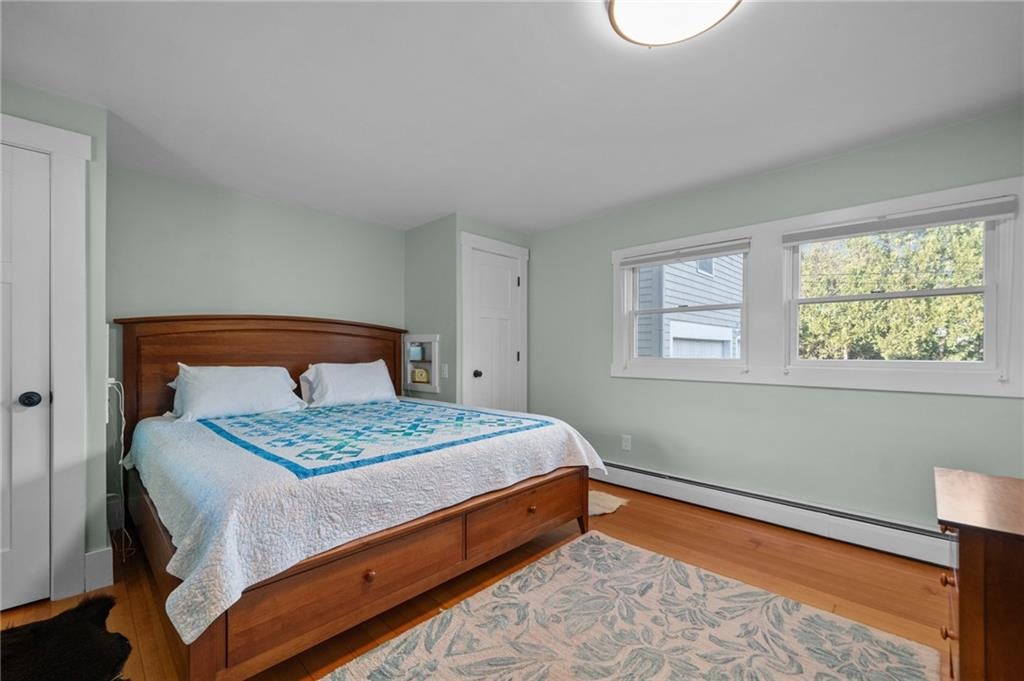 Jamestown, Rhode Island, 02835, United States, 6 Bedrooms Bedrooms, ,4 BathroomsBathrooms,Residential,Active,1987266