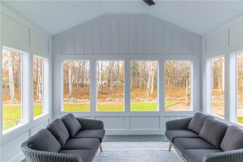 East Greenwich, Rhode Island, 02818, United States, ,3 BathroomsBathrooms,Residential,Active,1718901