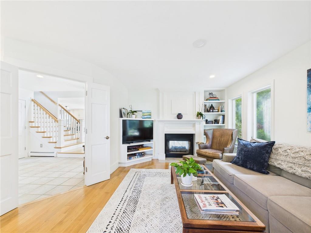 South Kingstown, Rhode Island, 02879, United States, 3 Bedrooms Bedrooms, ,3 BathroomsBathrooms,Residential,Pending,1920270