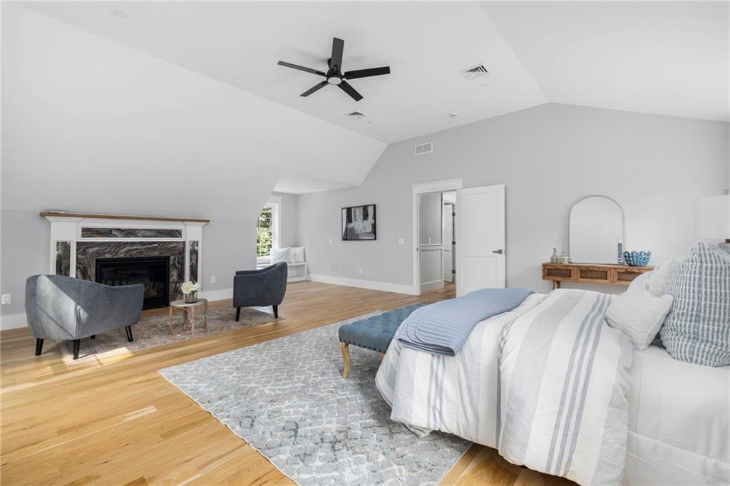 East Greenwich, Rhode Island, 02818, United States, 5 Bedrooms Bedrooms, ,4 BathroomsBathrooms,Residential,Active,1993976