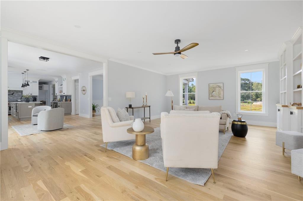 East Greenwich, Rhode Island, 02818, United States, 5 Bedrooms Bedrooms, ,4 BathroomsBathrooms,Residential,Active,1993976