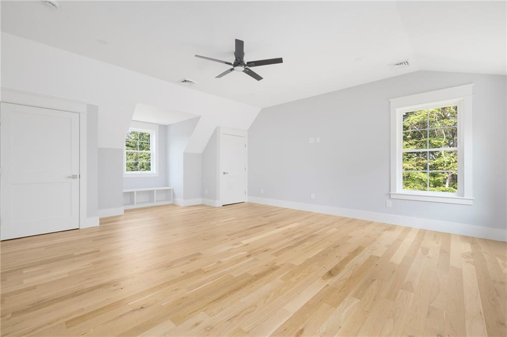 East Greenwich, Rhode Island, 02818, United States, 5 Bedrooms Bedrooms, ,4 BathroomsBathrooms,Residential,Active,1993976