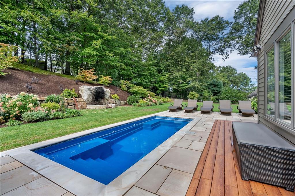 Lincoln, Rhode Island, 02865, United States, 4 Bedrooms Bedrooms, ,3 BathroomsBathrooms,Residential,Active,1964506