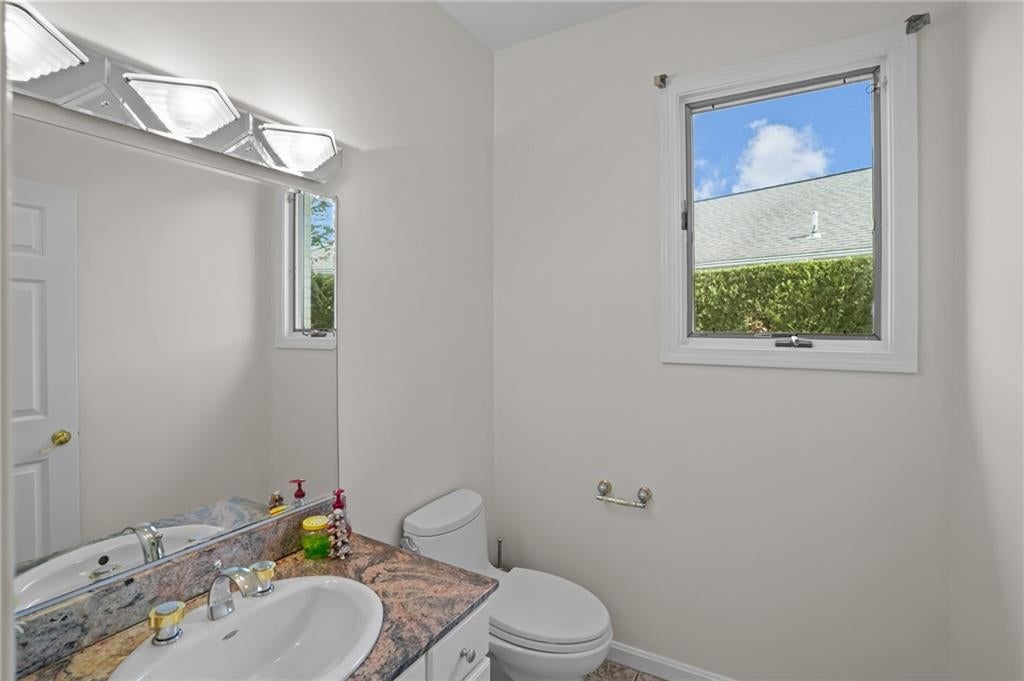 North Providence, Rhode Island, 02904, United States, 3 Bedrooms Bedrooms, ,4 BathroomsBathrooms,Residential,Active,1945229