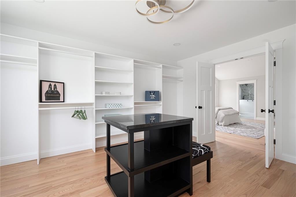 Cranston, Rhode Island, 02921, United States, 4 Bedrooms Bedrooms, ,5 BathroomsBathrooms,Residential,Active,1936118