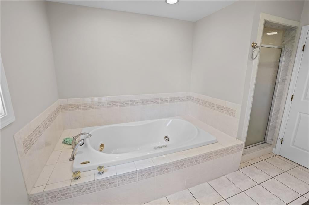 North Providence, Rhode Island, 02904, United States, 3 Bedrooms Bedrooms, ,4 BathroomsBathrooms,Residential,Active,1945229