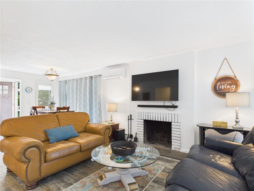 Narragansett, Rhode Island, 02882, United States, 4 Bedrooms Bedrooms, ,3 BathroomsBathrooms,Residential,Active,1862887