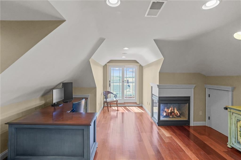 Narragansett, Rhode Island, 02882, United States, 4 Bedrooms Bedrooms, ,4 BathroomsBathrooms,Residential,Active,1929419