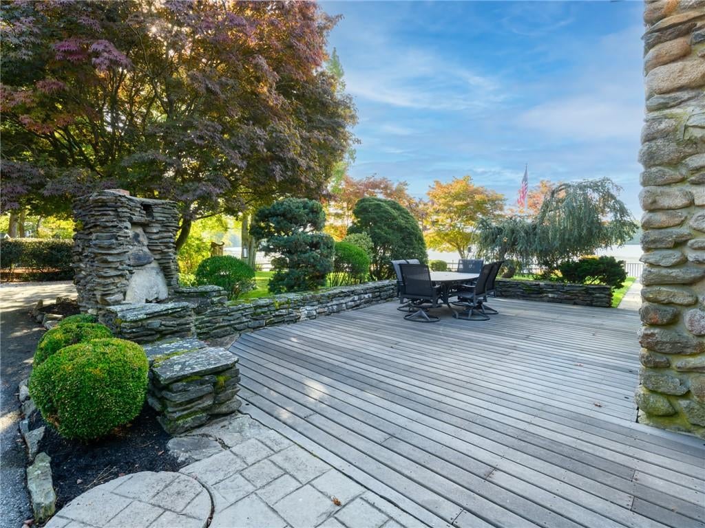 Smithfield, Rhode Island, 02917, United States, 3 Bedrooms Bedrooms, ,3 BathroomsBathrooms,Residential,Active,1953020